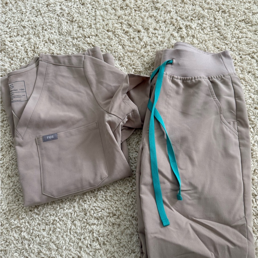 FIGS scrubs in Desert Sand